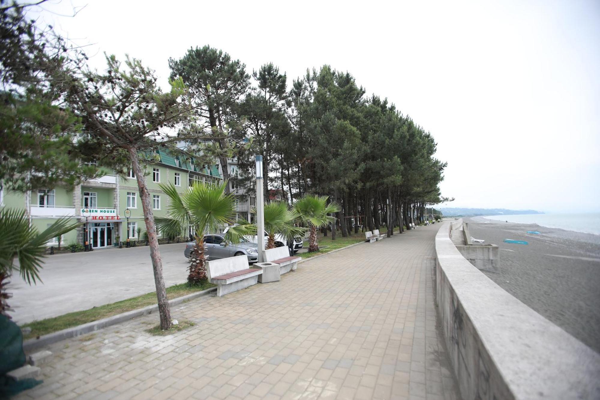 Green House Hotel Кобулети Екстериор снимка