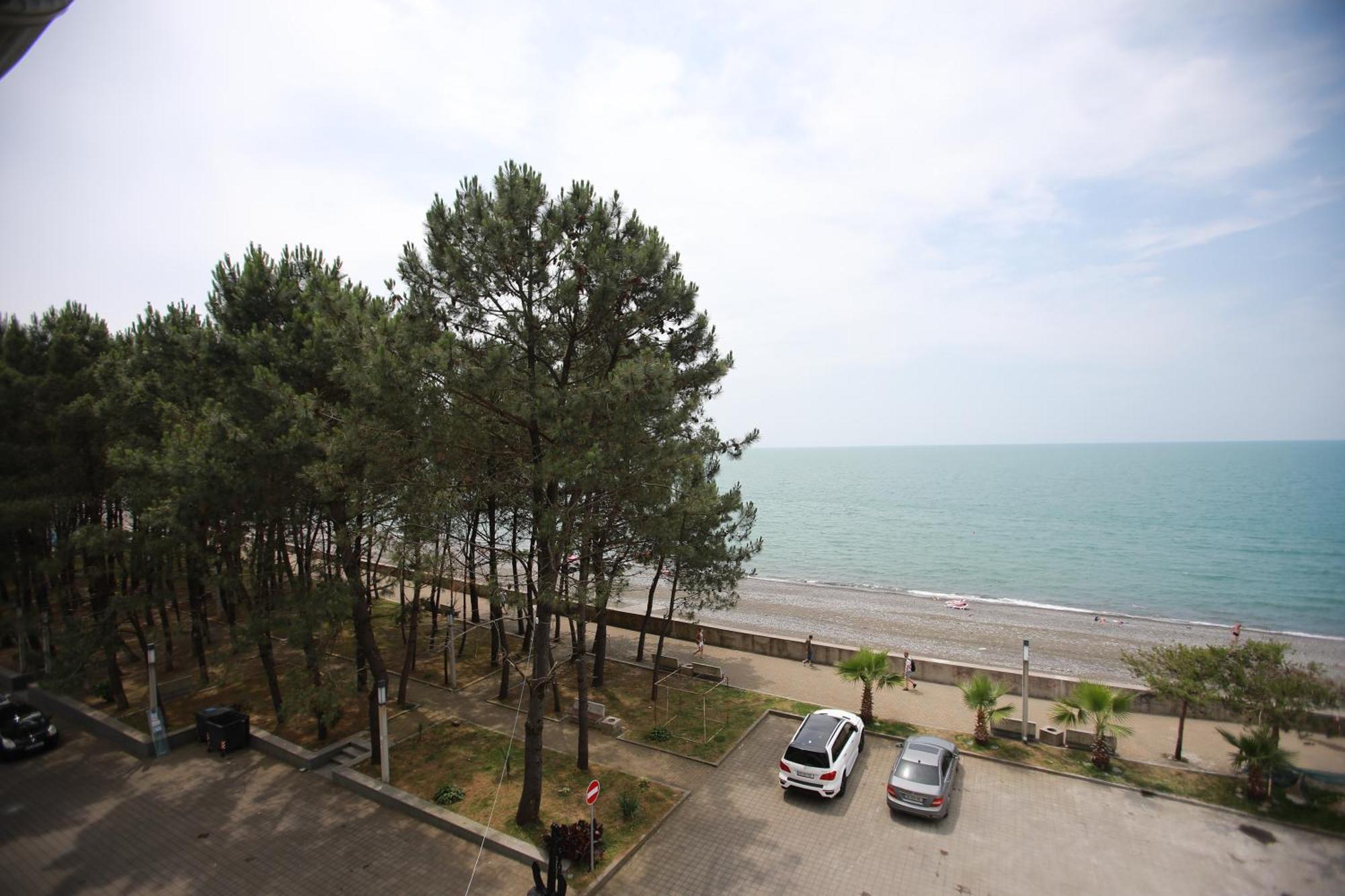 Green House Hotel Кобулети Екстериор снимка