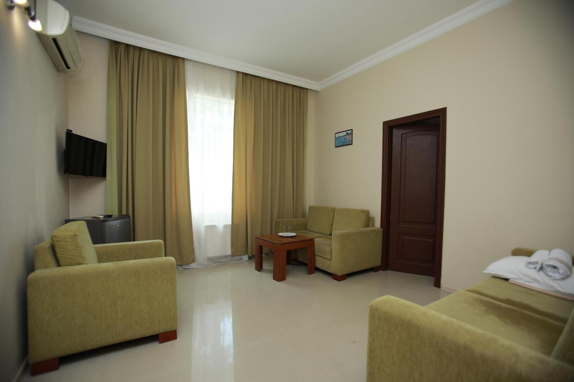 Green House Hotel Кобулети Екстериор снимка