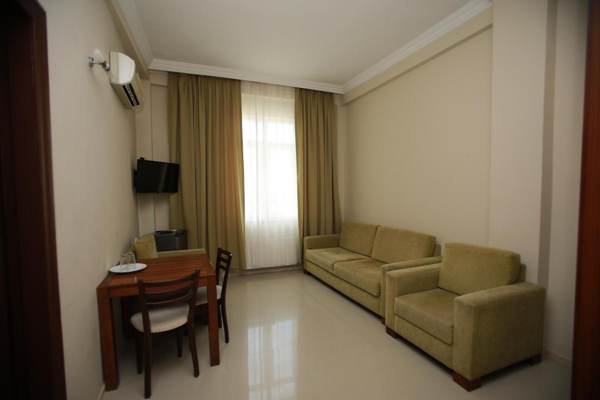 Green House Hotel Кобулети Екстериор снимка