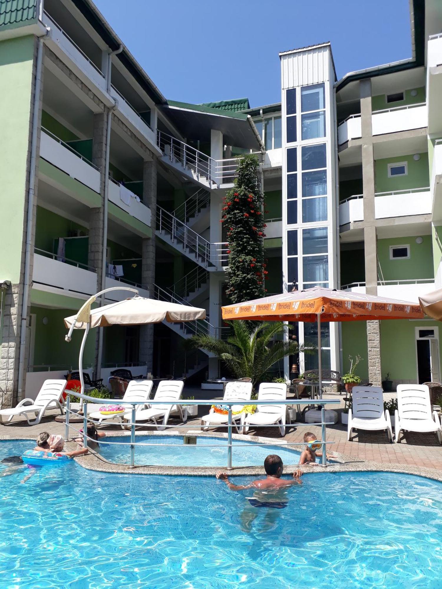 Green House Hotel Кобулети Екстериор снимка